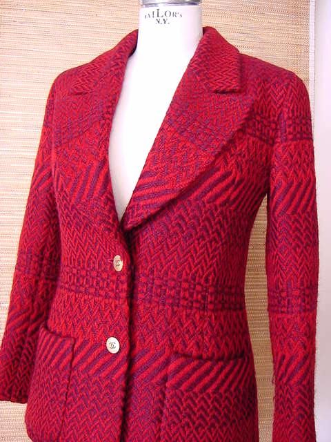 CHANEL 00A Jacket 36 MINT SMASHING garnet red w/purple diamante 