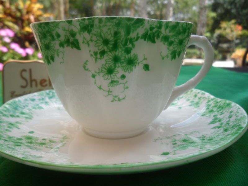 SHELLEY DAINTY GREEN DAISY 053 CUP/SAUCER  