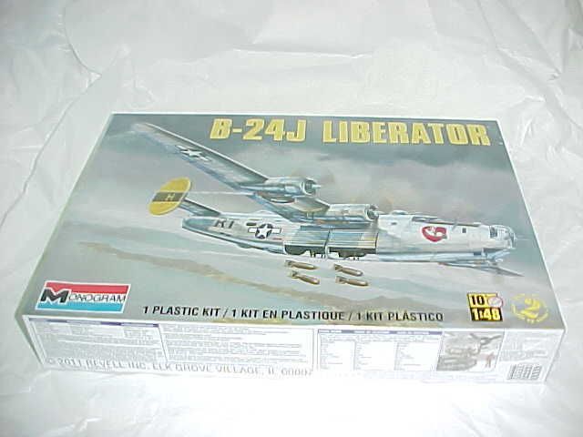 Monogram 148 scale B 24J LIBERATOR plastic plane model kit w/ crew 