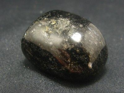 NUUMMITE NUUMITE IRIDESCENCE FROM GREENLAND 140 CARATS  