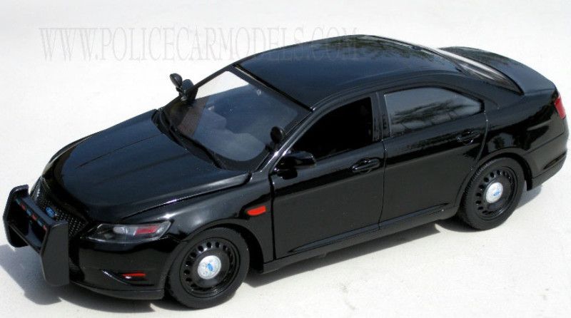 Motormax 1/24 Ford Police Interceptor   Black Slicktop  