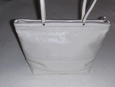 COACH 1OO% AUTHENTIC PATENT LEATHER HANDBAG. AWESOME $328 WOW  