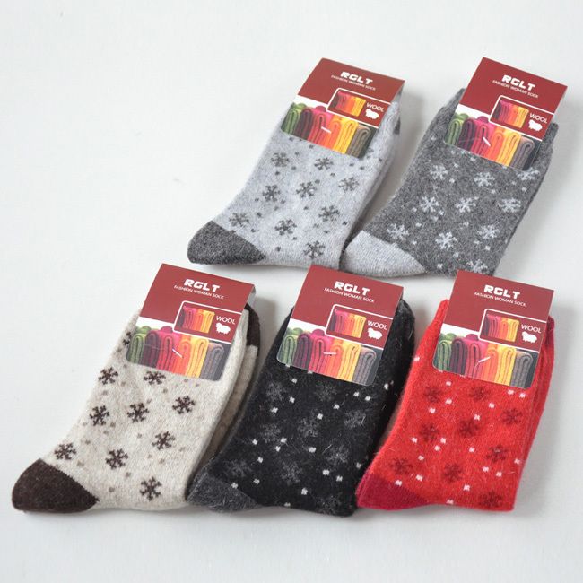 2011 Christmas Snowflake Socks Winter Warm Womens Wool Socks Angora 