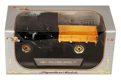 1923 Ford Model TT Pickup   132 Scale Diecast Model   Black 