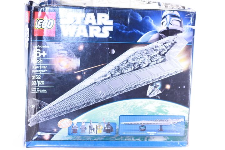 LEGO STAR WARS SUPER STAR DESTROYER 10221  