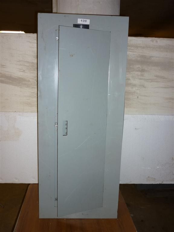 GE 240v 125/225 Amp panel board, 3 Phase 42 slots w/ MAIN  