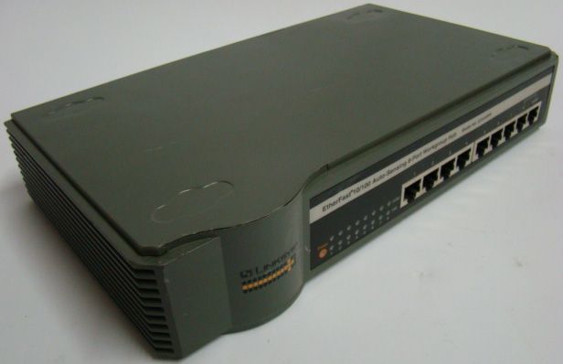 LINKSYS EFAH08W ETHERFAST 10/100 8 PORT WORKGROUP HUB  