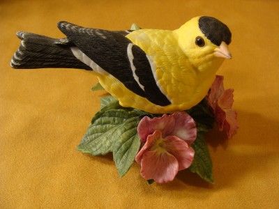 LENOX AMERICAN GOLDFINCH Lifelike Bird in the Pansies  