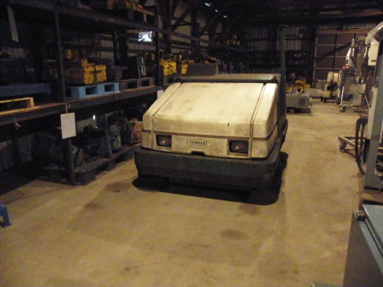 Large Warehouse Industrial Tennant Street Sweeper in Nj Model 355 355 