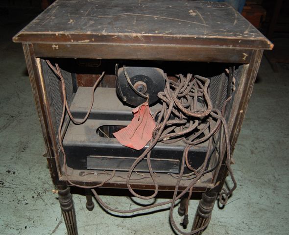 1920 RCA RADIO CABINET  