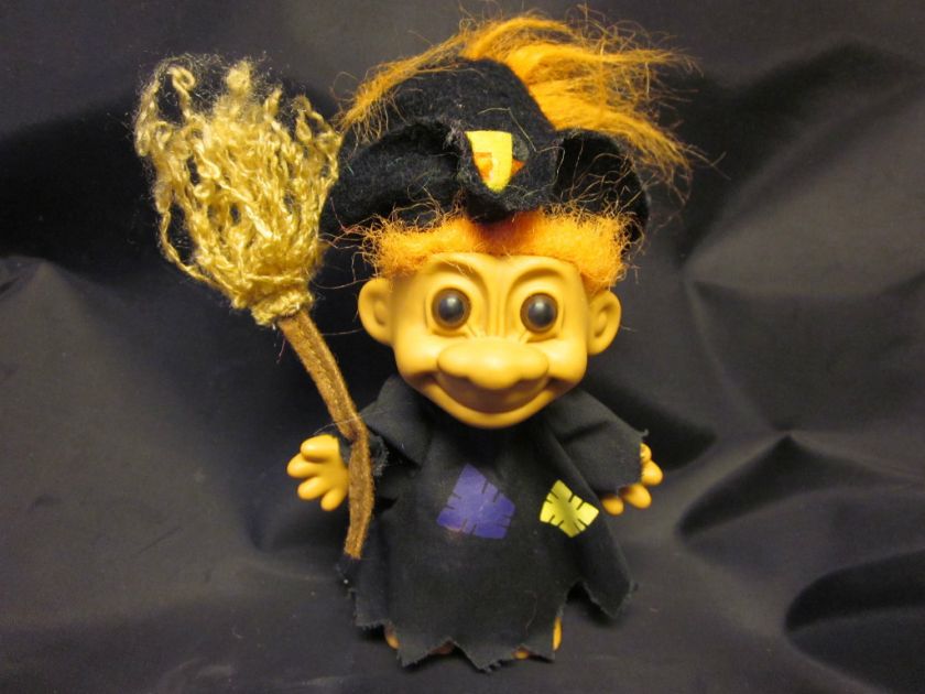 TROLL RUSS BERRIE WITCH HAT BROOM HALLOWEEN BLACK ORANGE HAIR NICE 