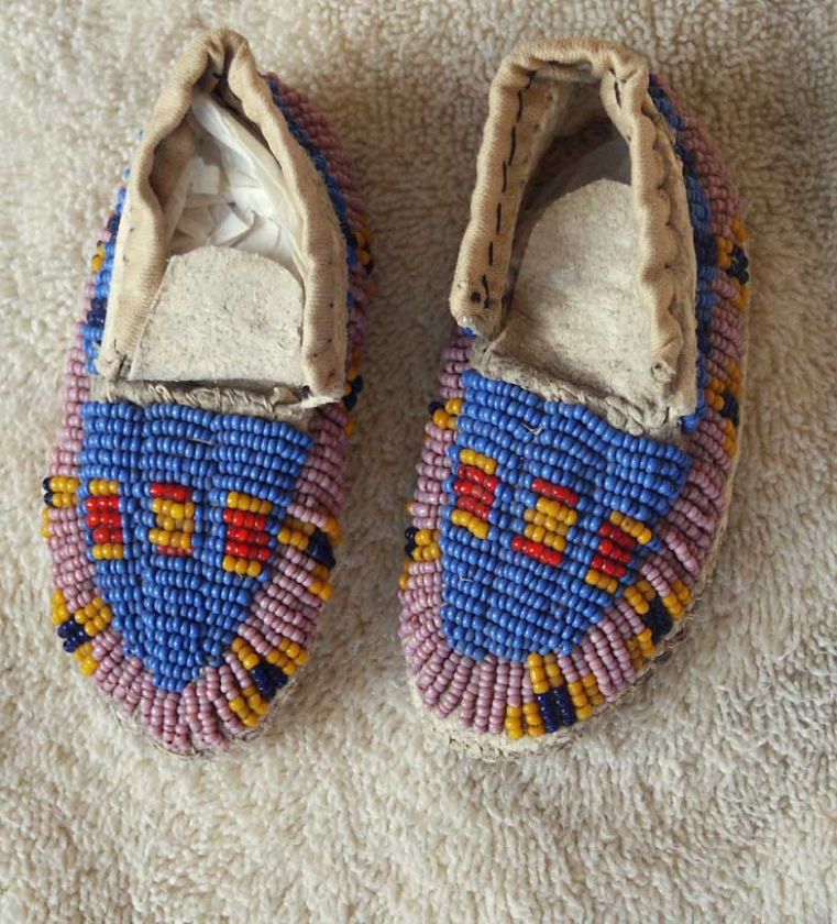 Early 1900s Crow Indian Childs Hide Full Beaded Moccasins Montana 