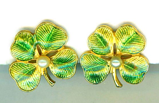 Vintage Hobe Enamel Shamrock Earrings Screw back Clips Clover  