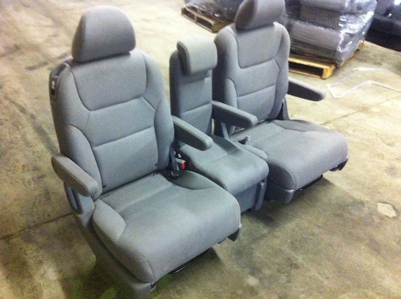 HONDA ODYSSEY 08 10 GRAY CLOTH SEATS CONSOLE 2ND ROW  