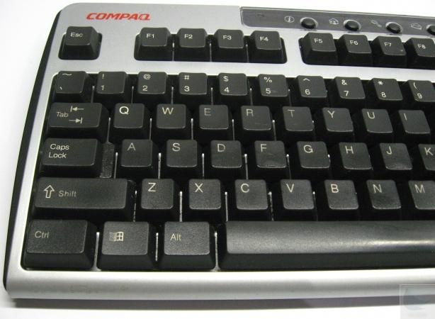 Compaq SDM4700P PS/2 Silver/Black Keyboard  