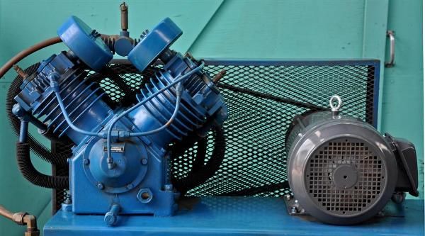 EMGLO 10 HP AIR COMPRESSOR  