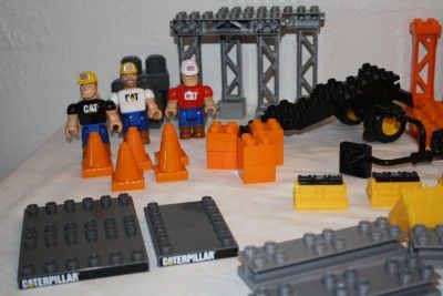   Bloks Construction CAT Lot 78 Pc 3 Men Caterpillar Rocks Trucks  