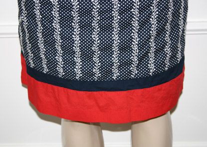 This stylish skirt by Talbots is in a size 8 and is in excellent pre 