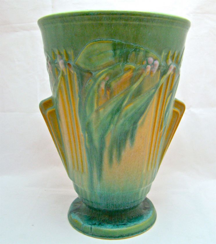   10 1/4 GREEN LAUREL # 676 10 HANDLED VASE CIRCA 1934 SHARP MOLD COLOR