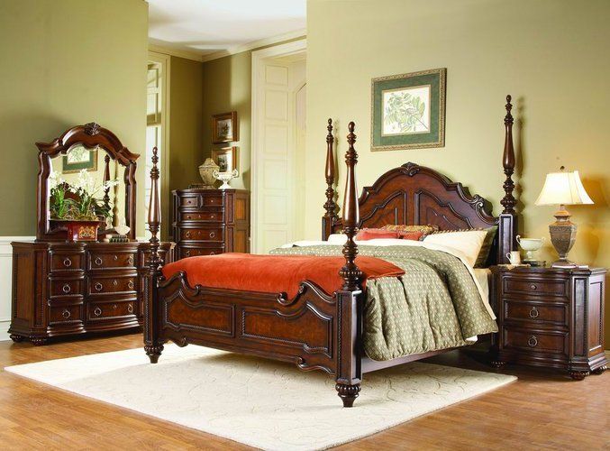 STUNNING KING POSTER BED BEDROOM FURNITURE  