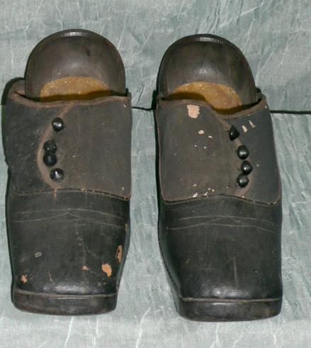 ANTIQUE LATE 18TH C. EARLY 19TH C. MENS CLOGS SHOES OVERSHOES ? MUSEUM 