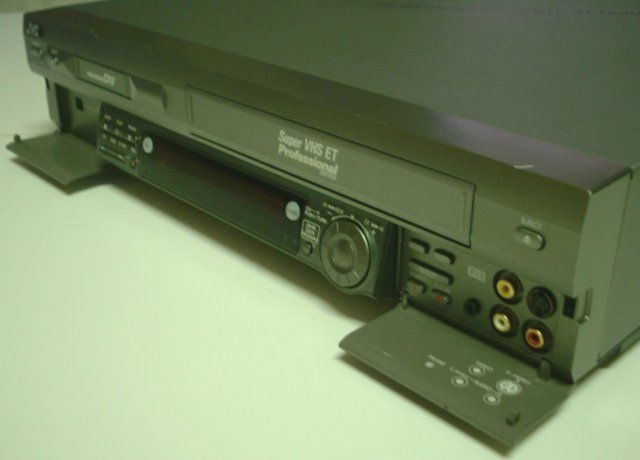 JVC SR VS30U Mini DV/S VHS Dual Deck VCR is a Professional Model of 