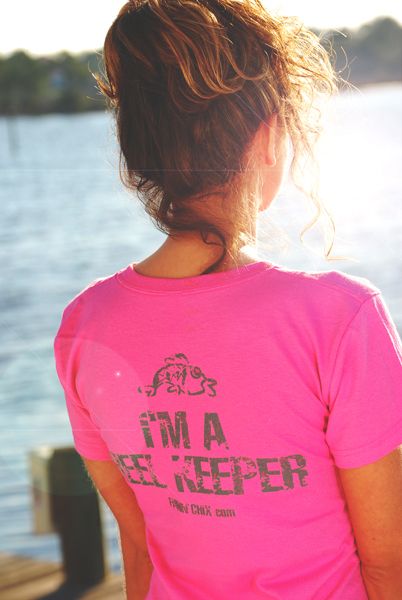 Fishin Chix Black T shirt Reel Keeper  