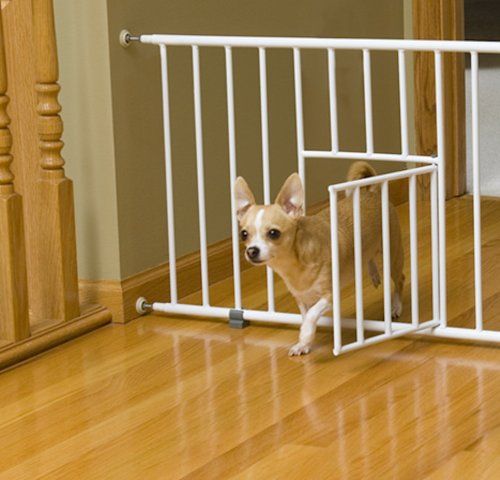 Carlson 0680PW Mini Gate with Pet Door White 891618000687  