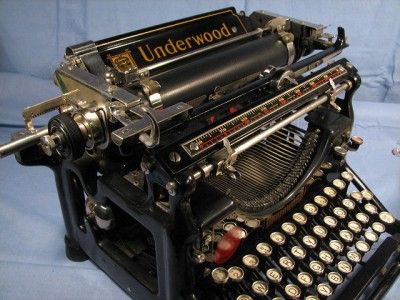 MUSEUM QUALITY UNDERWOOD STANDARD TYPEWRITER No. 5  