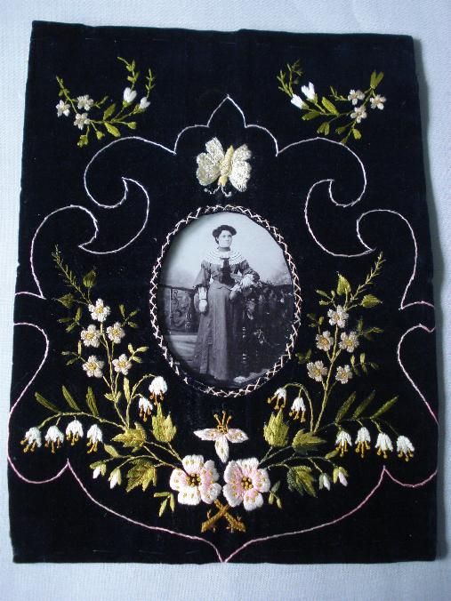 19C. VICTORIAN CURTAIN EMBROIDERED VELVET PHOTO FRAME  