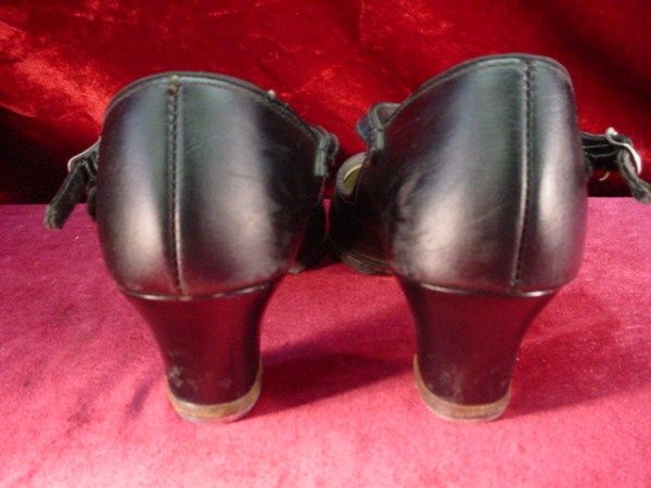   THEATRICALS Genuine Leather Black 2 Ladies TAP DANCE SHOES 6.5  